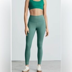 Everlane The Perform 24/7 Ankle Leggings in Soft Green Size M and L